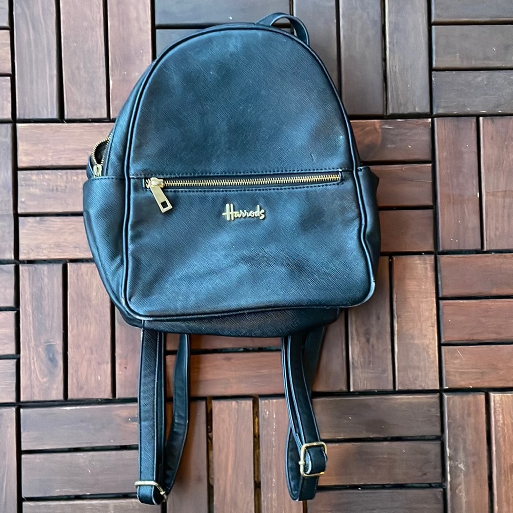 Harrods London backpack. Black colour. New Condition.